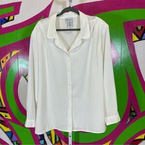 The Tog Shop Women's, Dressy White Button Up Shirt. Size 24W. Excellent cond!